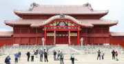 首里城正殿の漆塗装完了 「巨大な琉球漆器」がよみがえる