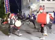 渡嘉敷村青年会が旧盆道ジュネー 結成30周年でOBも参加し各集落巡る