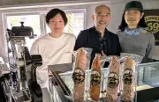 山梨産豚の生サラミ直売店が那覇・壺屋にオープン、4種類販売